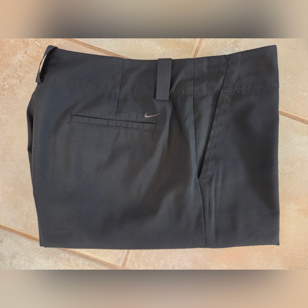 Nike Women's Black Golf Shorts. Size 12. EUC